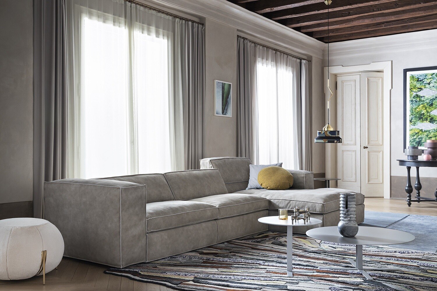 Saba Sofa Up